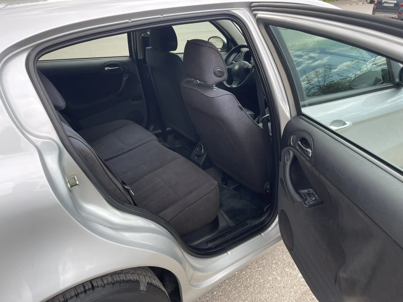 Alfa Romeo 147 1.6 GAS, снимка 10 - Автомобили и джипове - 52814100