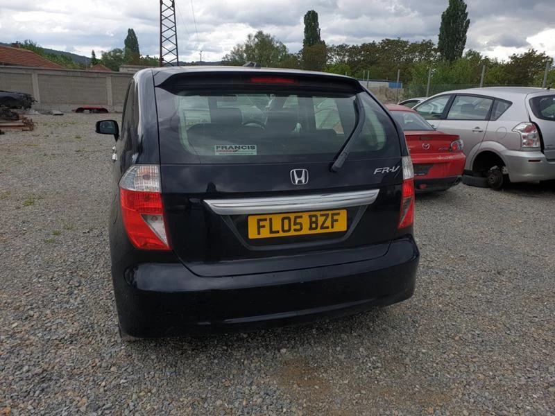 Honda Fr-v 1.7i, снимка 4 - Автомобили и джипове - 32958348