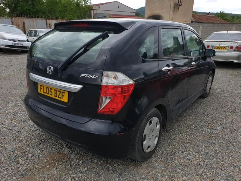 Honda Fr-v 1.7i, снимка 3 - Автомобили и джипове - 32958348