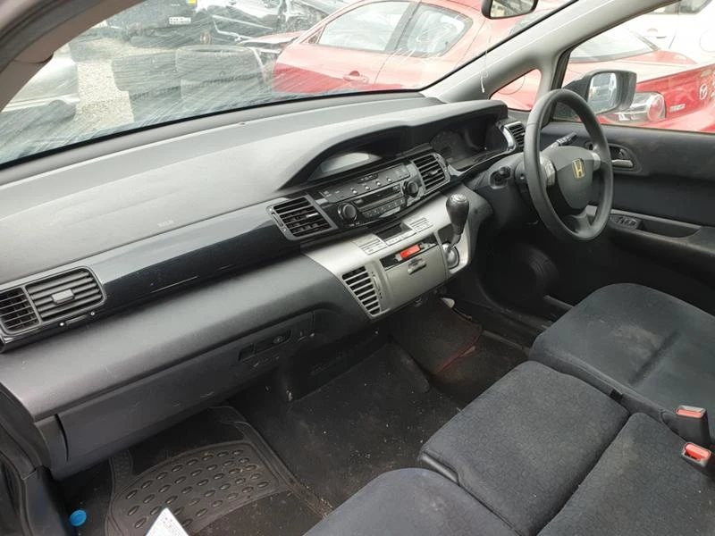 Honda Fr-v 1.7i, снимка 5 - Автомобили и джипове - 32958348