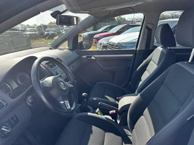VW Touran 2.0TDI Германия Климатроник Подгрев Парктроник ТОП, снимка 8 - Автомобили и джипове - 55879883