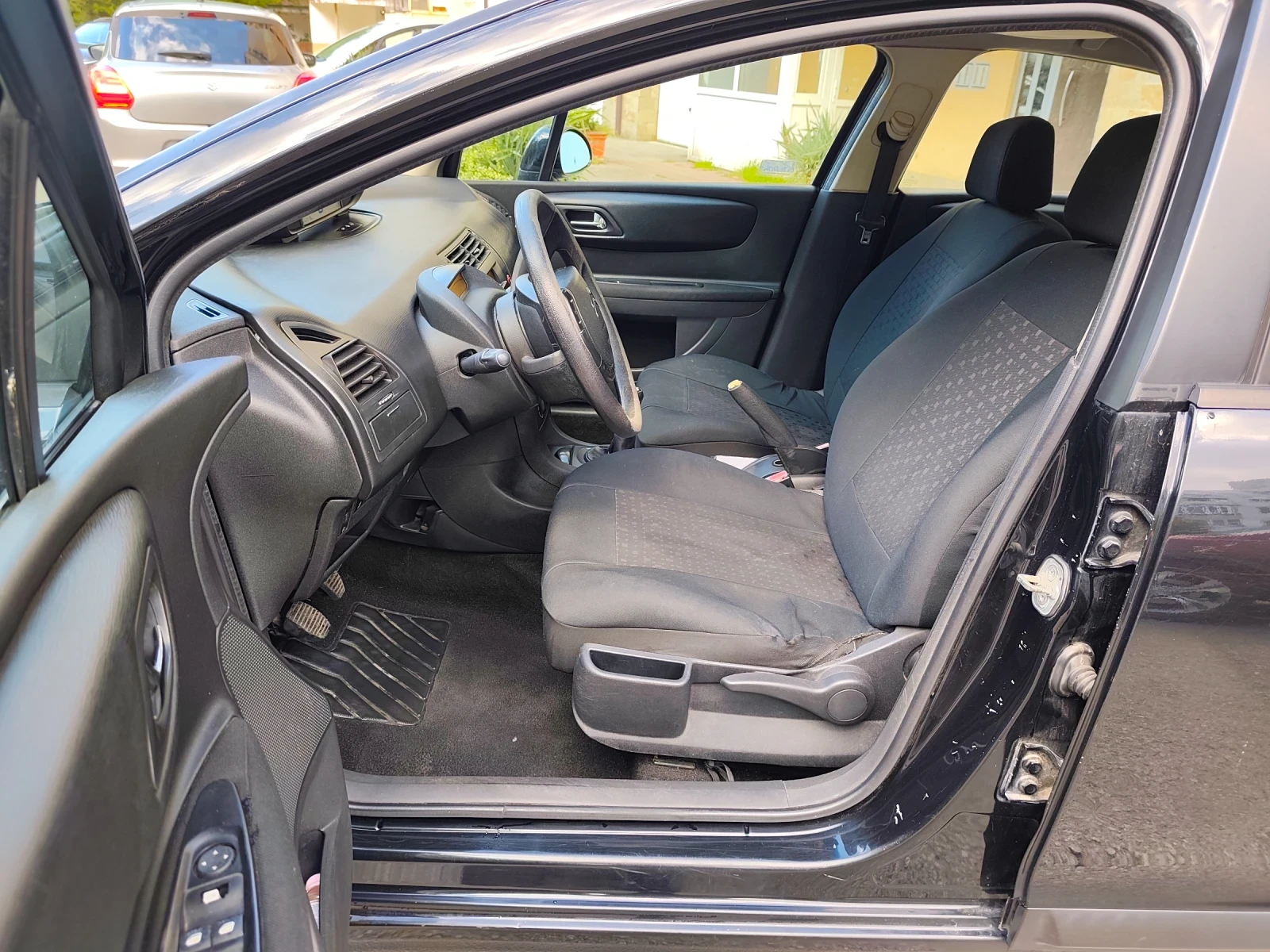 Citroen C4 1.6 А/С* !ТОП!, снимка 9 - Автомобили и джипове - 53870459