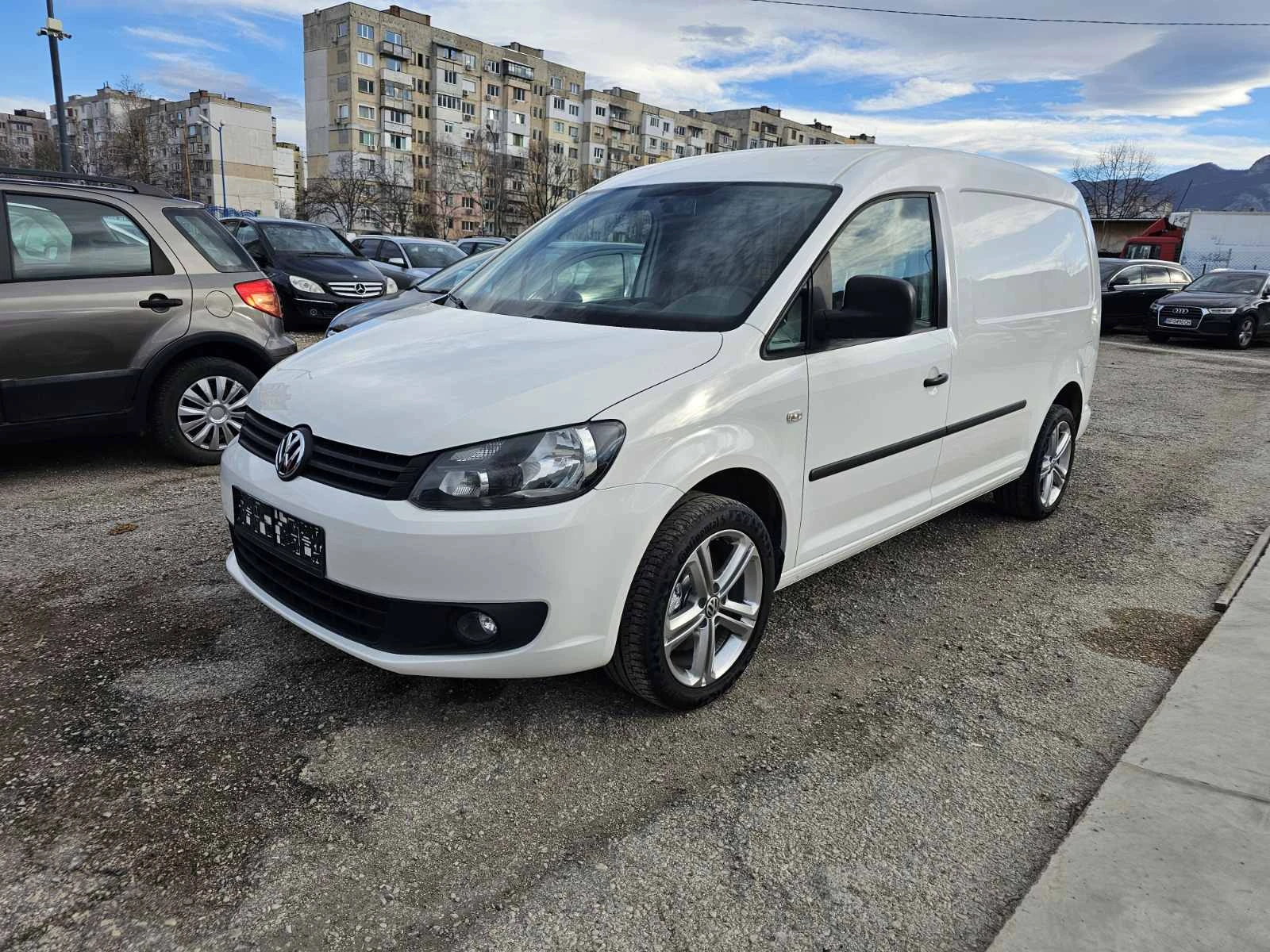 VW Caddy 2.O TDI MAXI - изображение 2