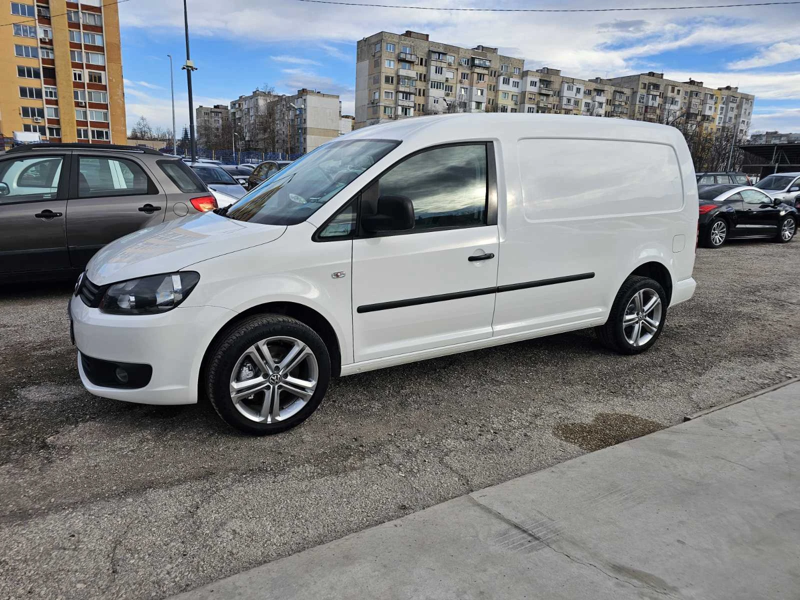 VW Caddy 2.O TDI MAXI - изображение 3