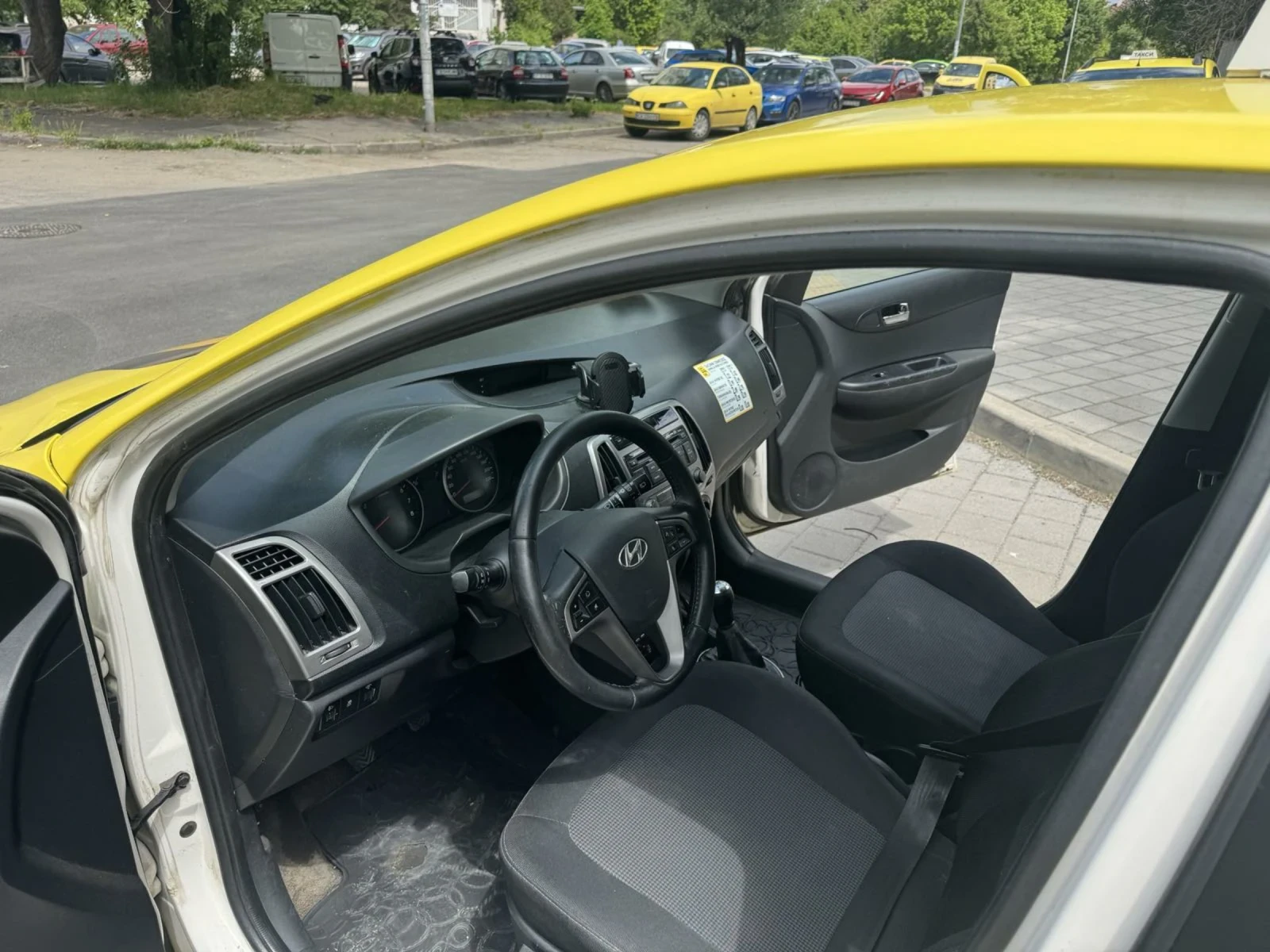 Hyundai I20  1 3 газ 2013го - изображение 9