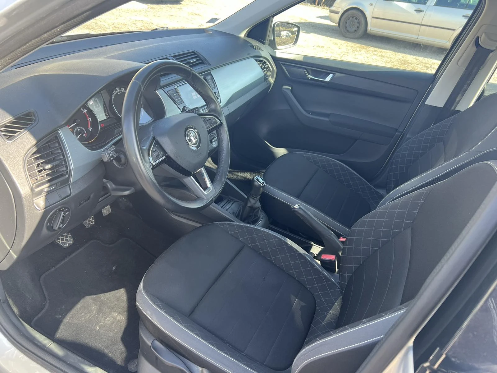 Skoda Fabia 1.0 75к.с. - изображение 10