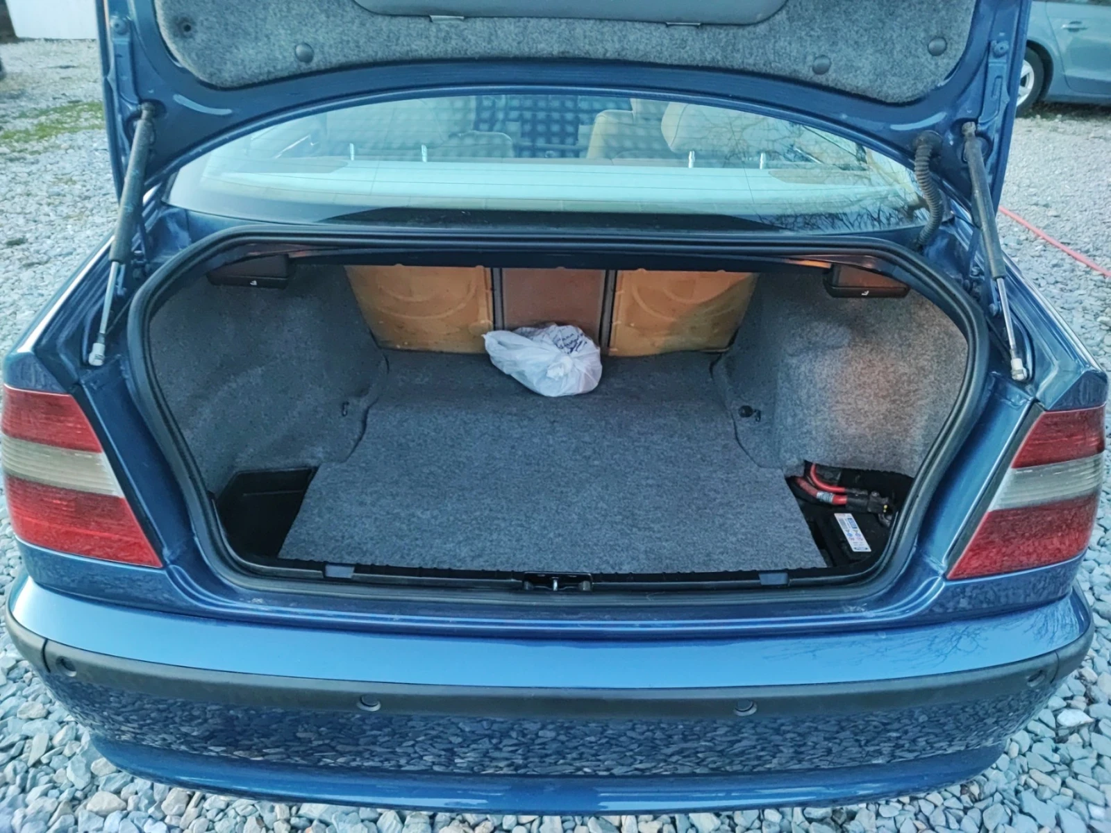 BMW 330 xDrive 3.0/180kc, снимка 10 - Автомобили и джипове - 53784977