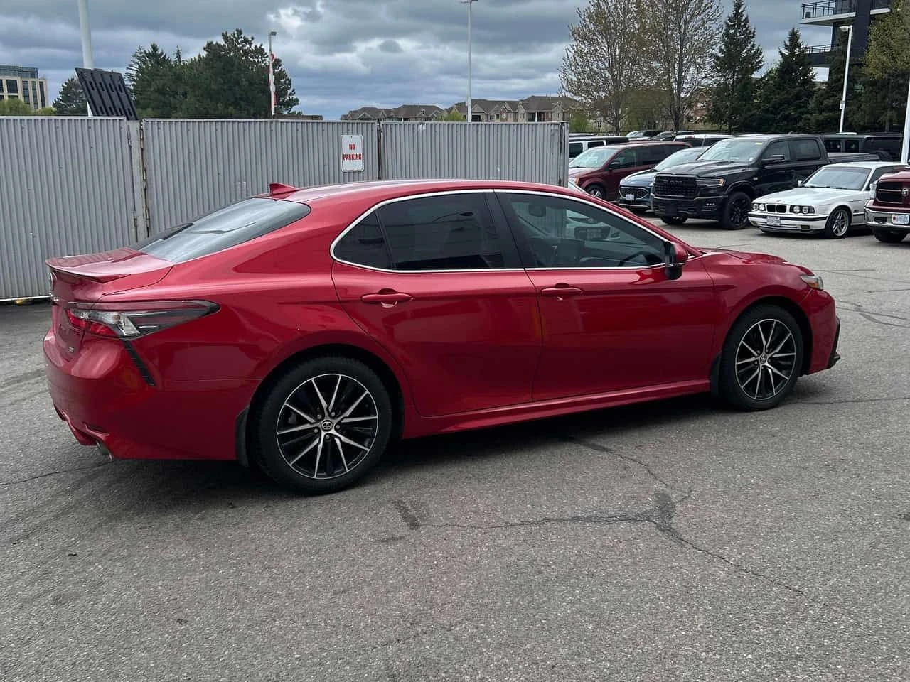 Toyota Camry * SE * CARFAX * БЕЗ ПЪРВОНАЧАЛНА ВНОСКА, снимка 3 - Автомобили и джипове - 54564311