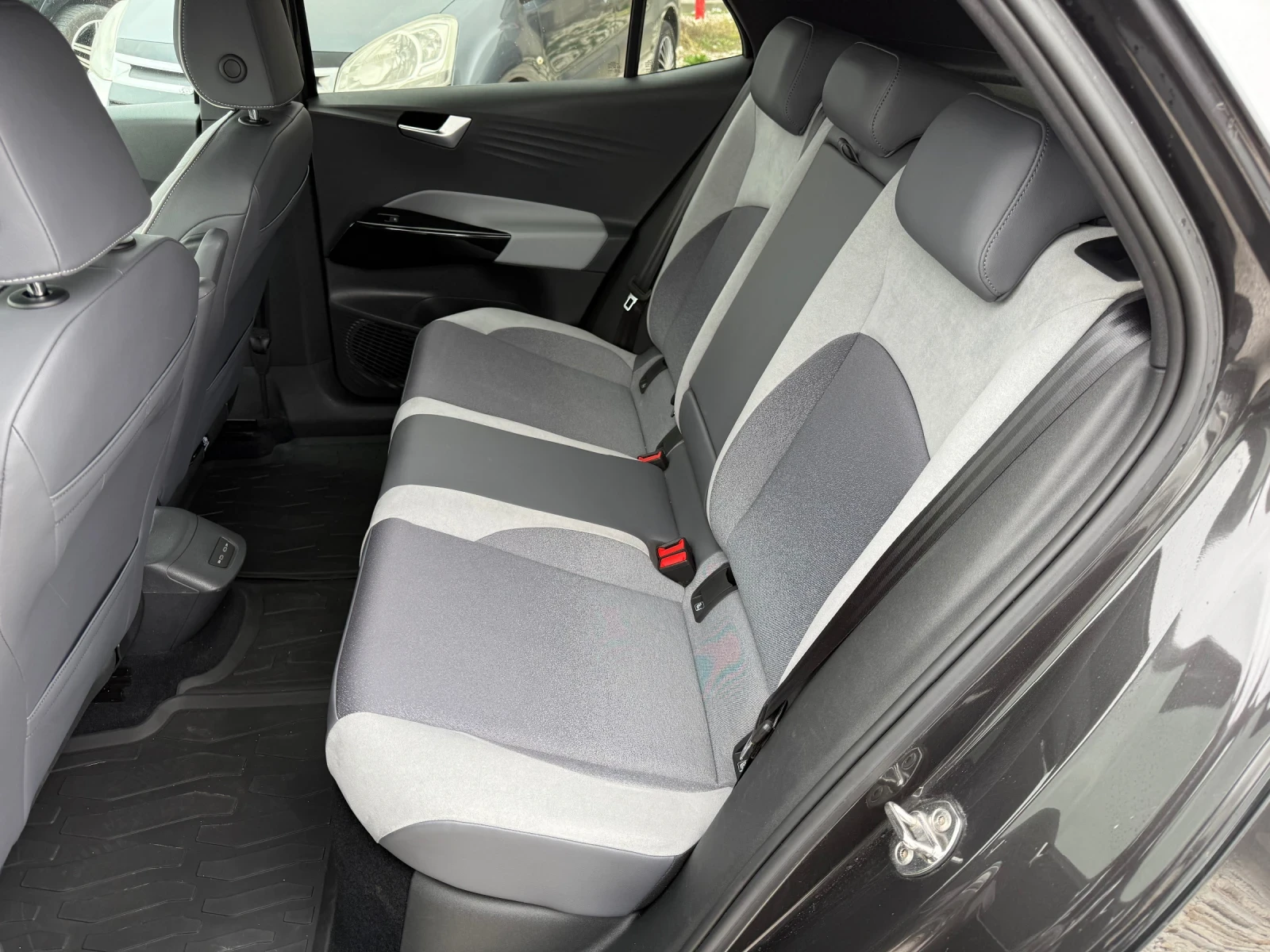 VW ID.3 62 KW PRO 1st / 91% / DISTRONIC / CAMERA / MATRIX | Mobile.bg � ����������� 14