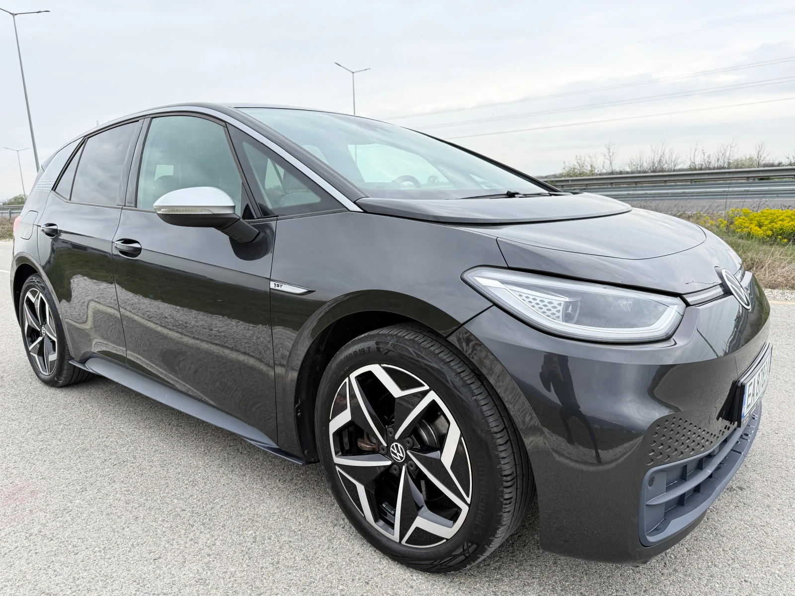 VW ID.3 62 KW PRO 1st / 91% / DISTRONIC / CAMERA / MATRIX | Mobile.bg � ����������� 1