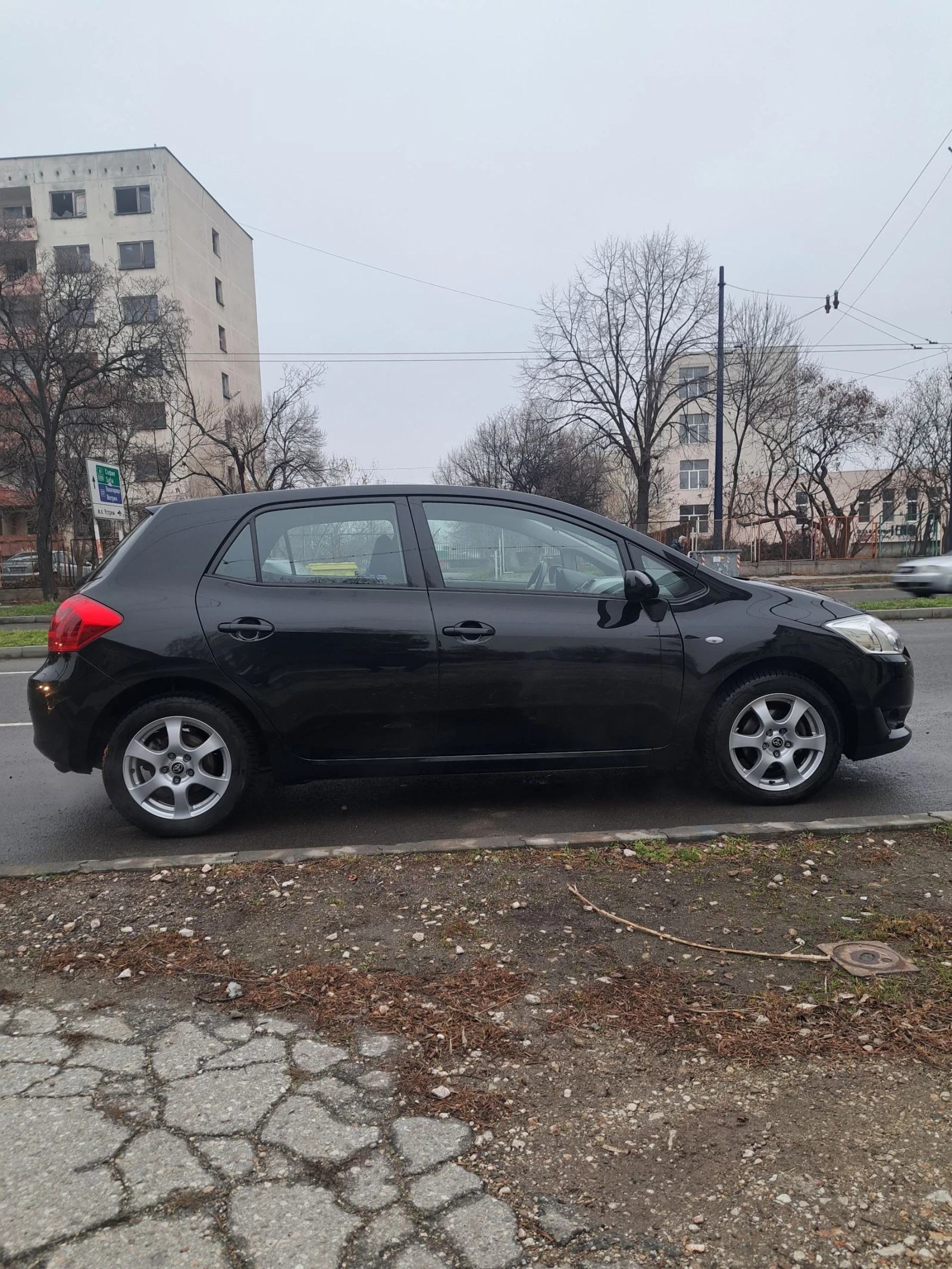 Toyota Auris 1.6 VVT , снимка 3 - Автомобили и джипове - 54587220