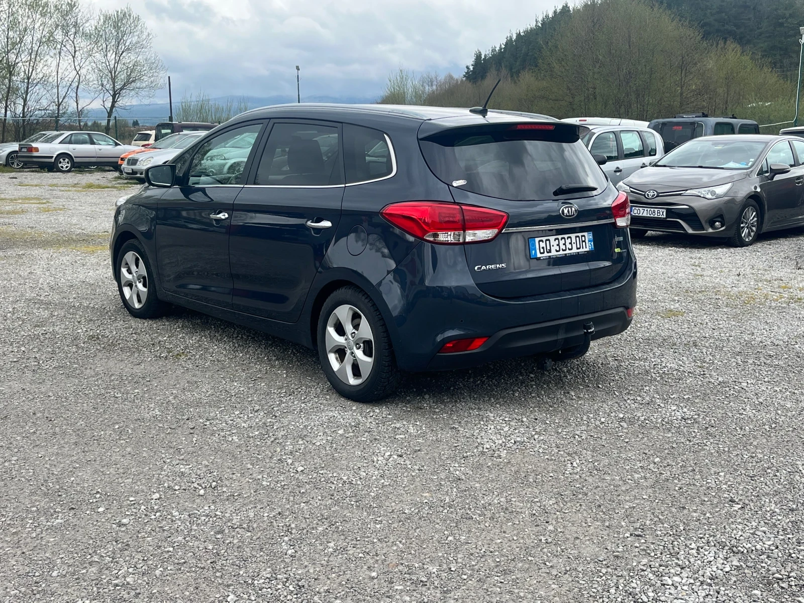 Kia Carens 1.6 / бензин 135 к.с. 7 / места, снимка 5 - Автомобили и джипове - 54654287