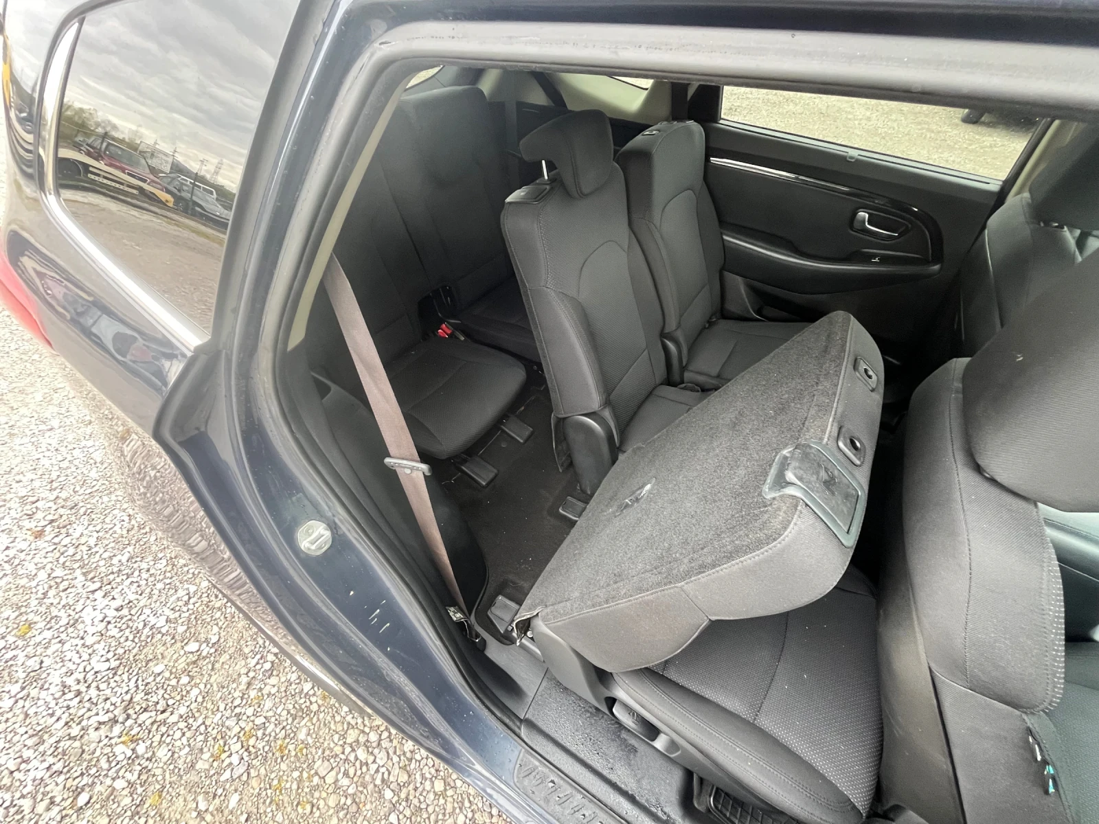 Kia Carens 1.6 / бензин 135 к.с. 7 / места, снимка 10 - Автомобили и джипове - 54654287