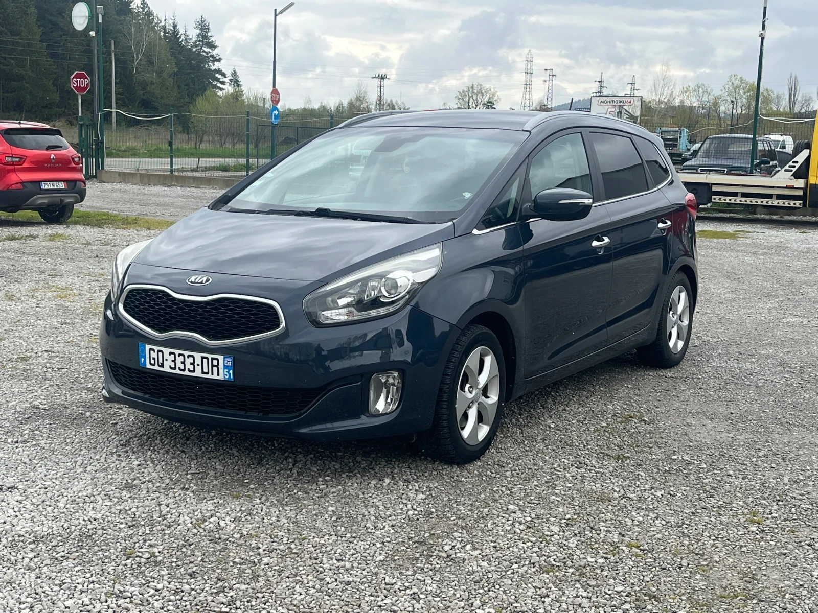 Kia Carens 1.6 / бензин 135 к.с. 7 / места