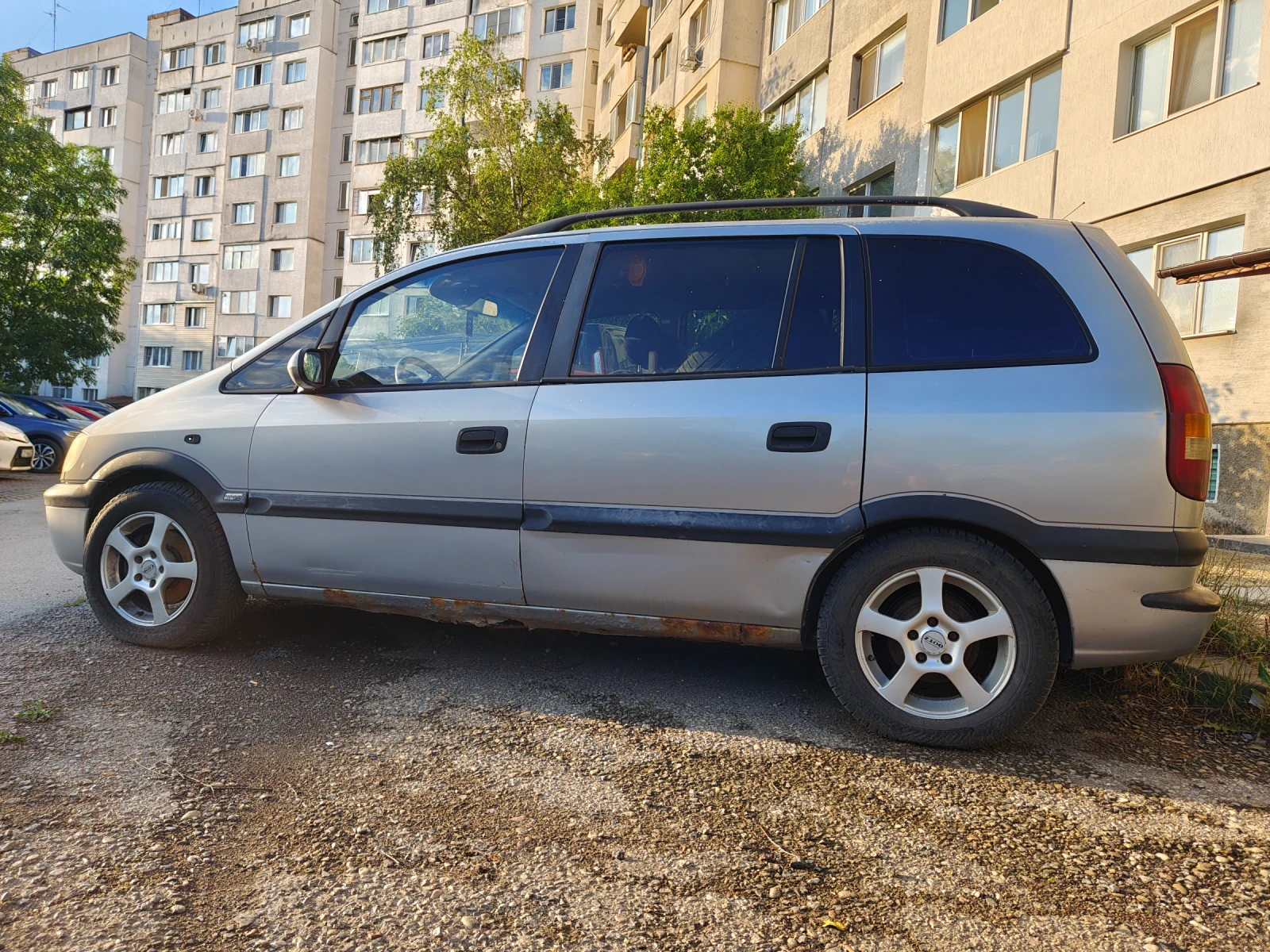 Opel Zafira 1.6, снимка 2 - Автомобили и джипове - 55382823