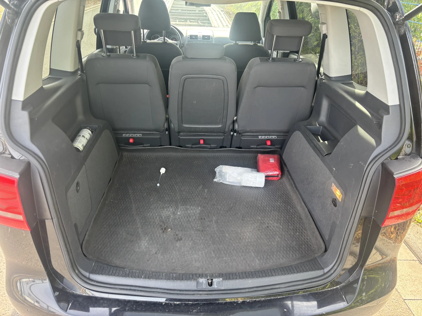 VW Touran 2.0TDI Германия Климатроник Подгрев Парктроник ТОП, снимка 11 - Автомобили и джипове - 55879883