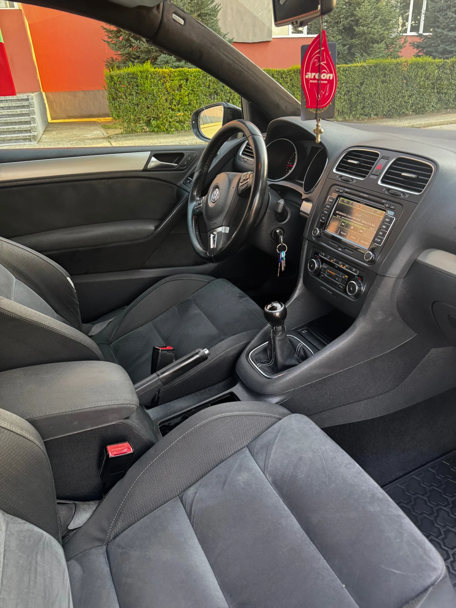 VW Golf 2.0 TDI, снимка 11 - Автомобили и джипове - 55904258