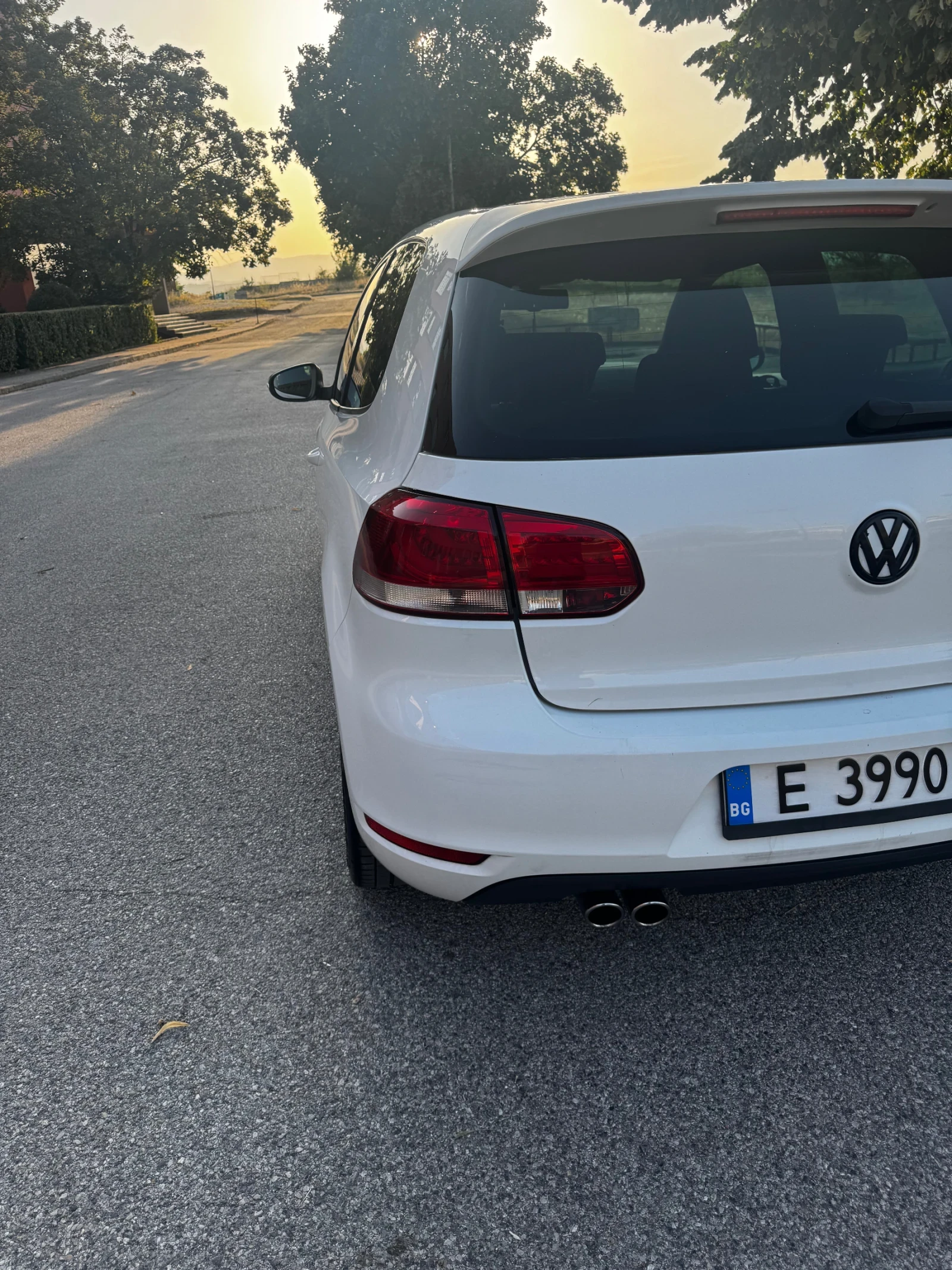 VW Golf 2.0 TDI, снимка 7 - Автомобили и джипове - 55904258