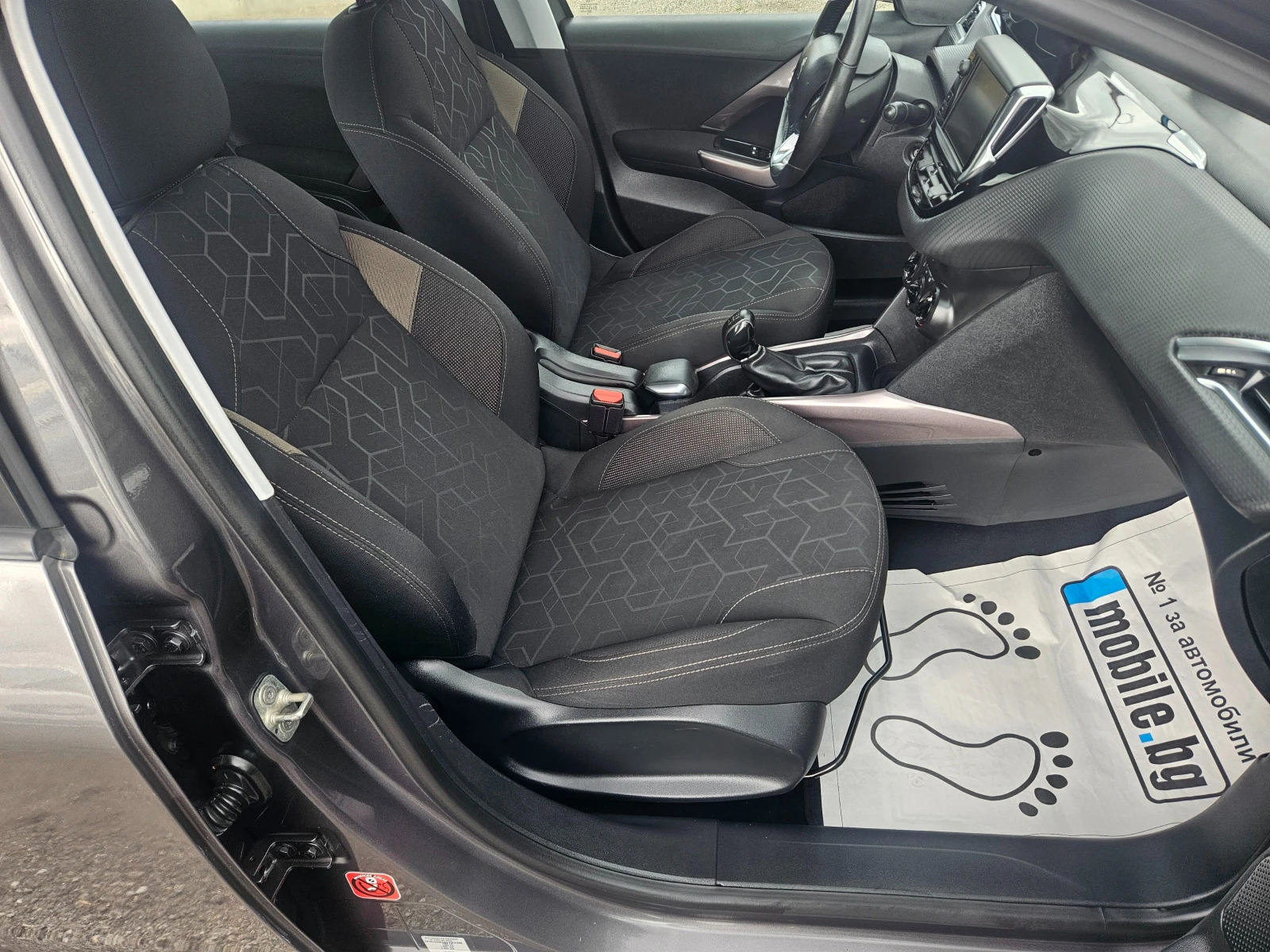 Peugeot 2008 1.2 PURETECH ПЕРФЕКТНО, снимка 15 - Автомобили и джипове - 56270597