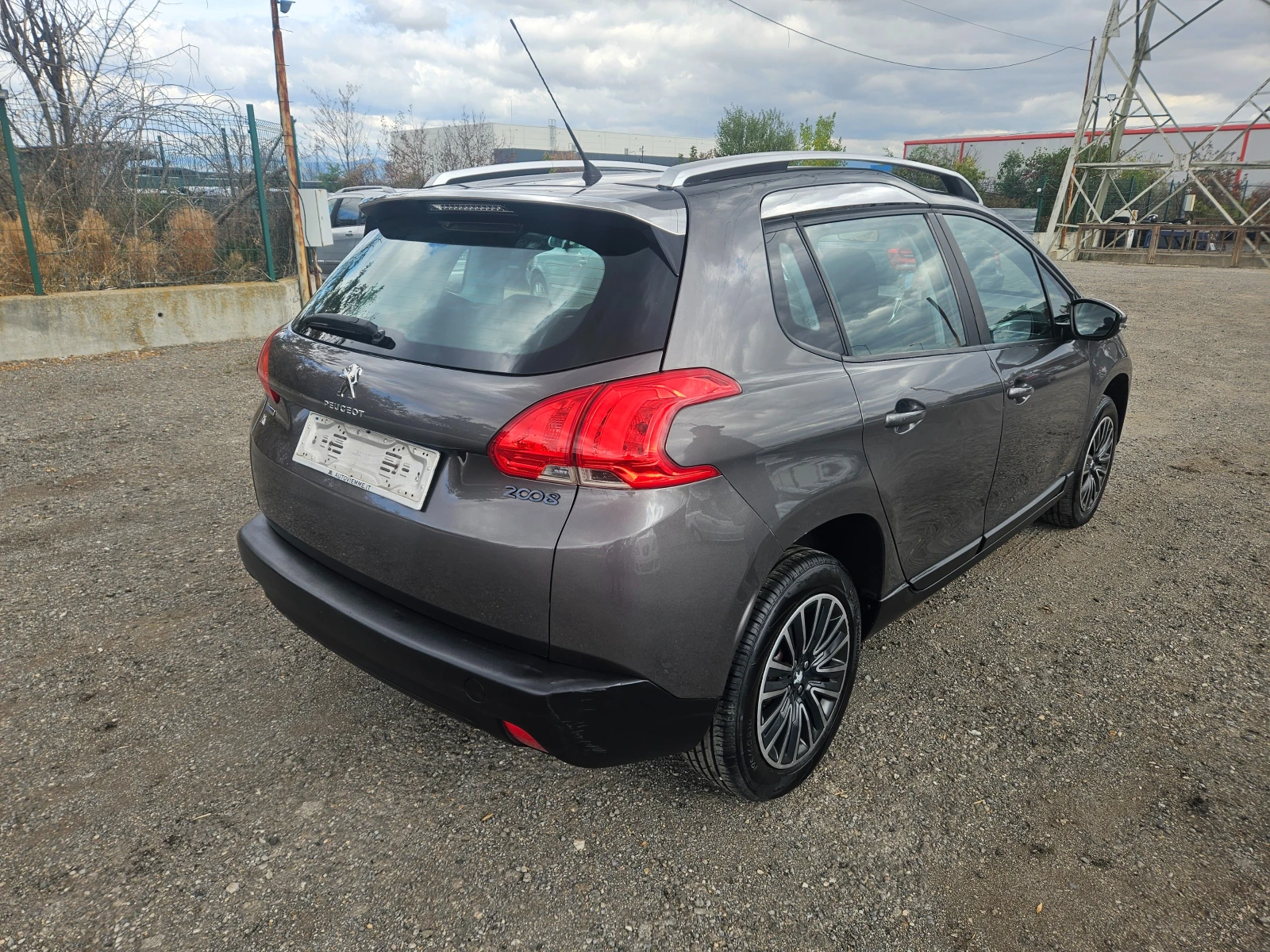 Peugeot 2008 1.2 PURETECH ПЕРФЕКТНО, снимка 4 - Автомобили и джипове - 56270597