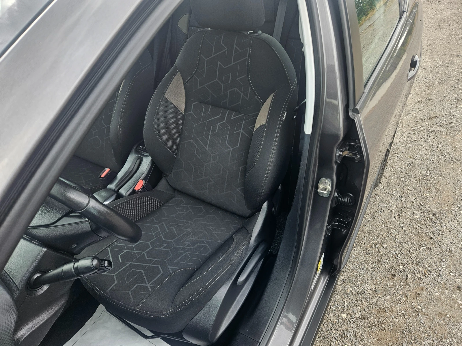 Peugeot 2008 1.2 PURETECH ПЕРФЕКТНО, снимка 12 - Автомобили и джипове - 56270597
