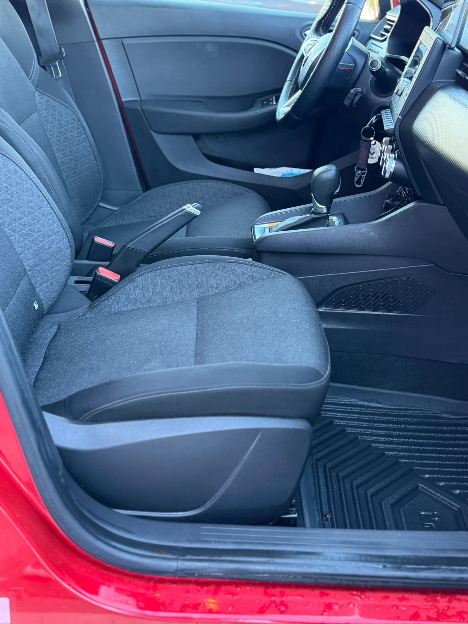 Renault Clio 5 Full Hybrid 140hp Automatic, снимка 12 - Автомобили и джипове - 56629193