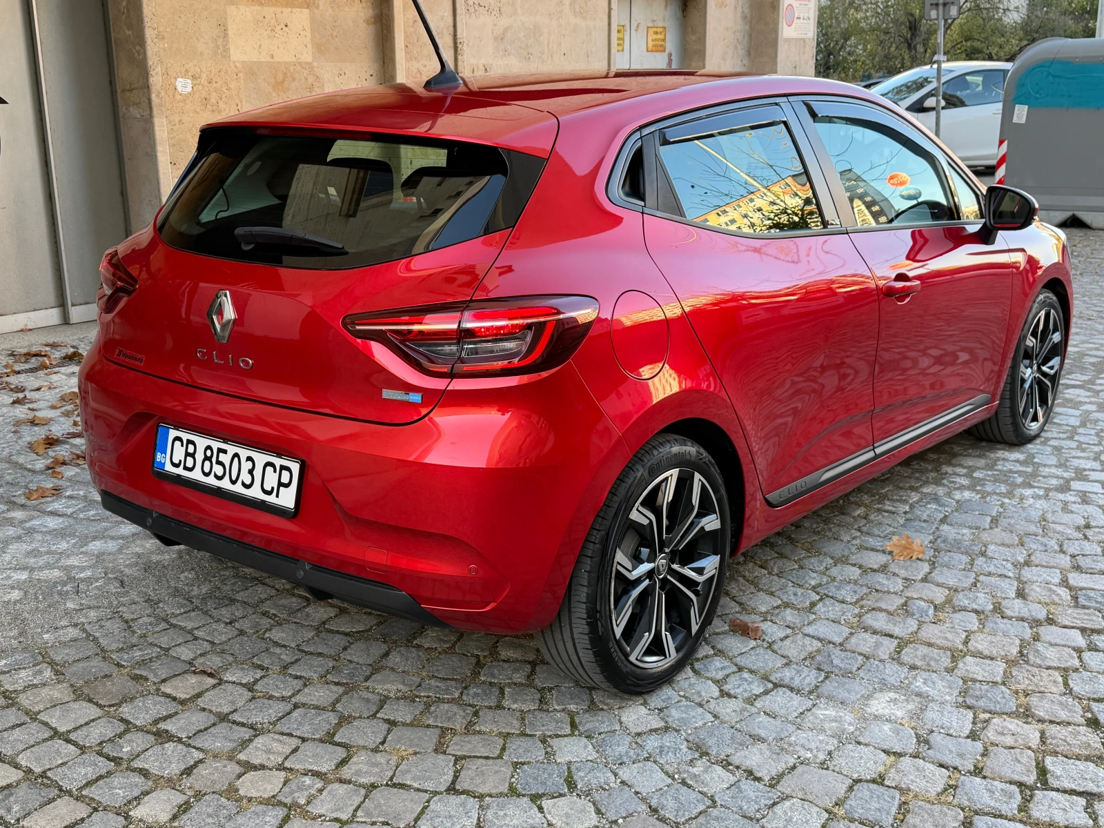 Renault Clio 5 Full Hybrid 140hp Automatic, снимка 5 - Автомобили и джипове - 56629193