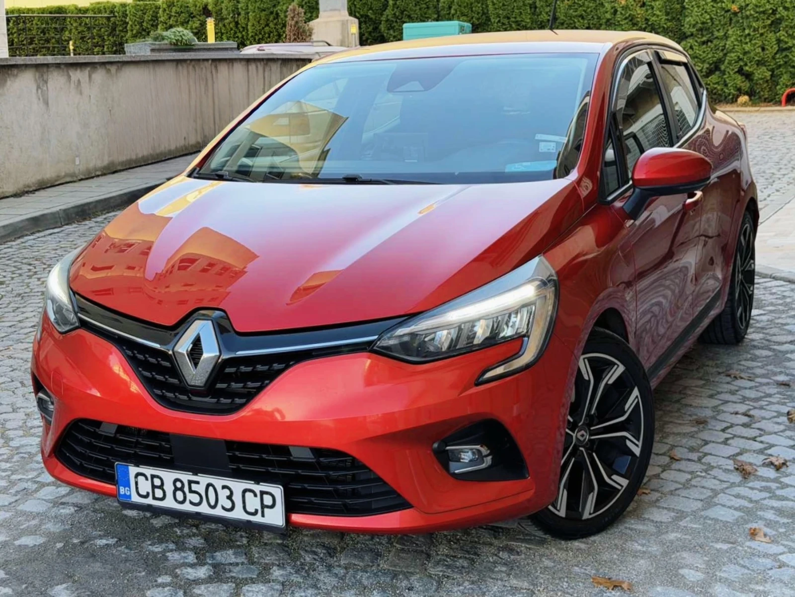 Renault Clio 5 Full Hybrid 140hp Automatic, снимка 2 - Автомобили и джипове - 56629193