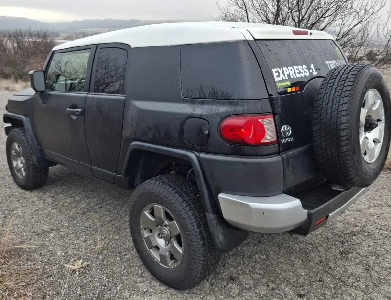 Toyota Fj cruiser V6, снимка 4 - Автомобили и джипове - 48545873