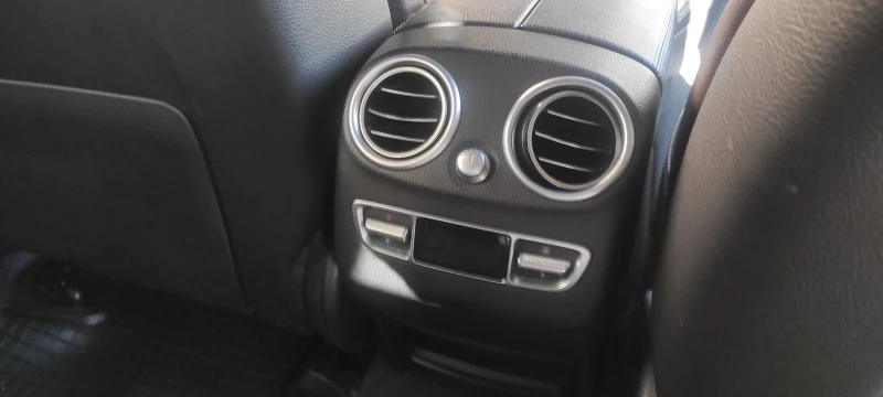 Mercedes-Benz 250 GLC , снимка 12 - Автомобили и джипове - 52729983