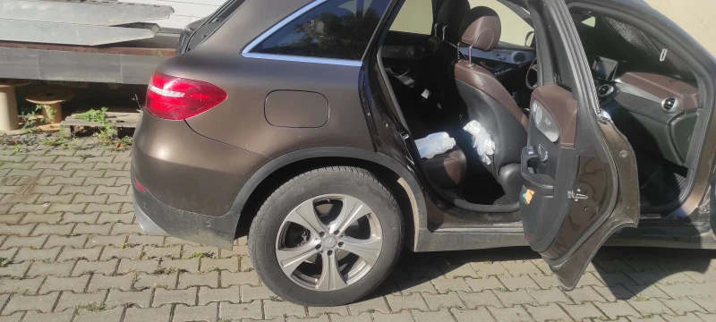 Mercedes-Benz 250 GLC , снимка 8 - Автомобили и джипове - 52729983