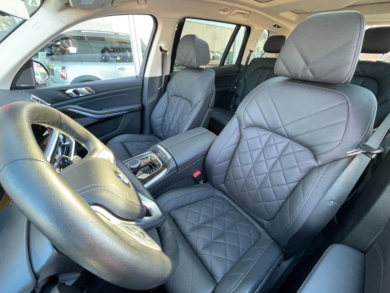 BMW X7 40i* PANO* DISTR* KEYLESS* H&K* HEAD-UP* , снимка 5 - Автомобили и джипове - 51743749