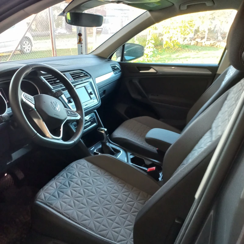 VW Tiguan, снимка 9 - Автомобили и джипове - 52188120