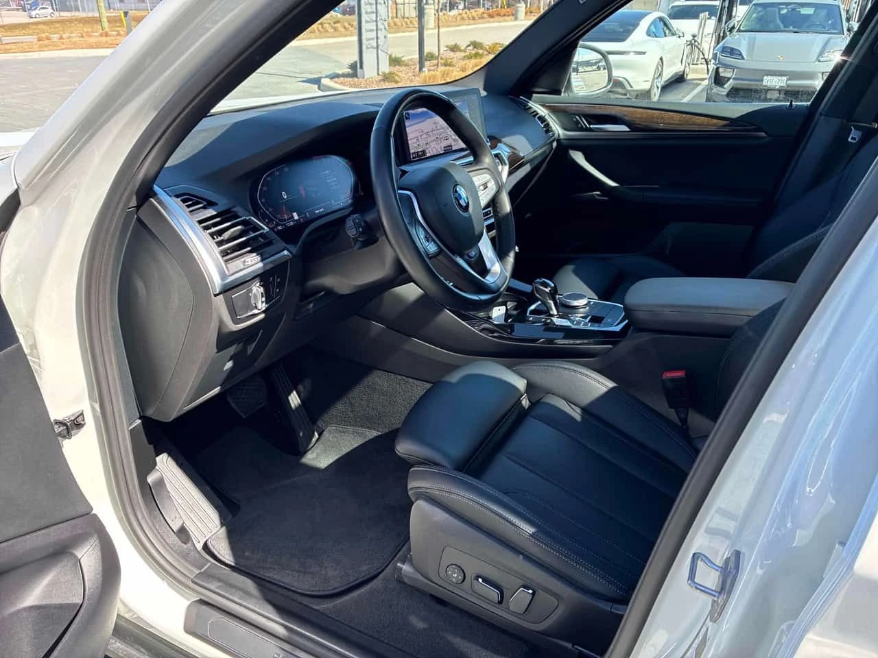 BMW X3 XDRIVE| CARFAX| ОТ ПРЕДСТАВИТЕЛСТВО+ КЛИП НА МОТОР, снимка 12 - Автомобили и джипове - 54001716