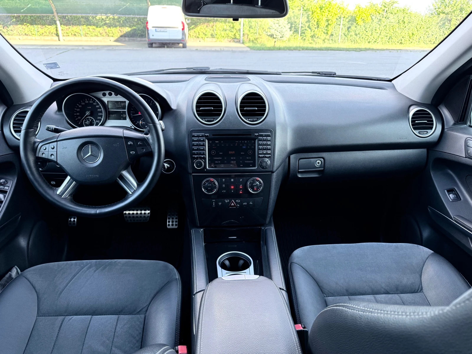Mercedes-Benz ML 320, снимка 8 - Автомобили и джипове - 54962651