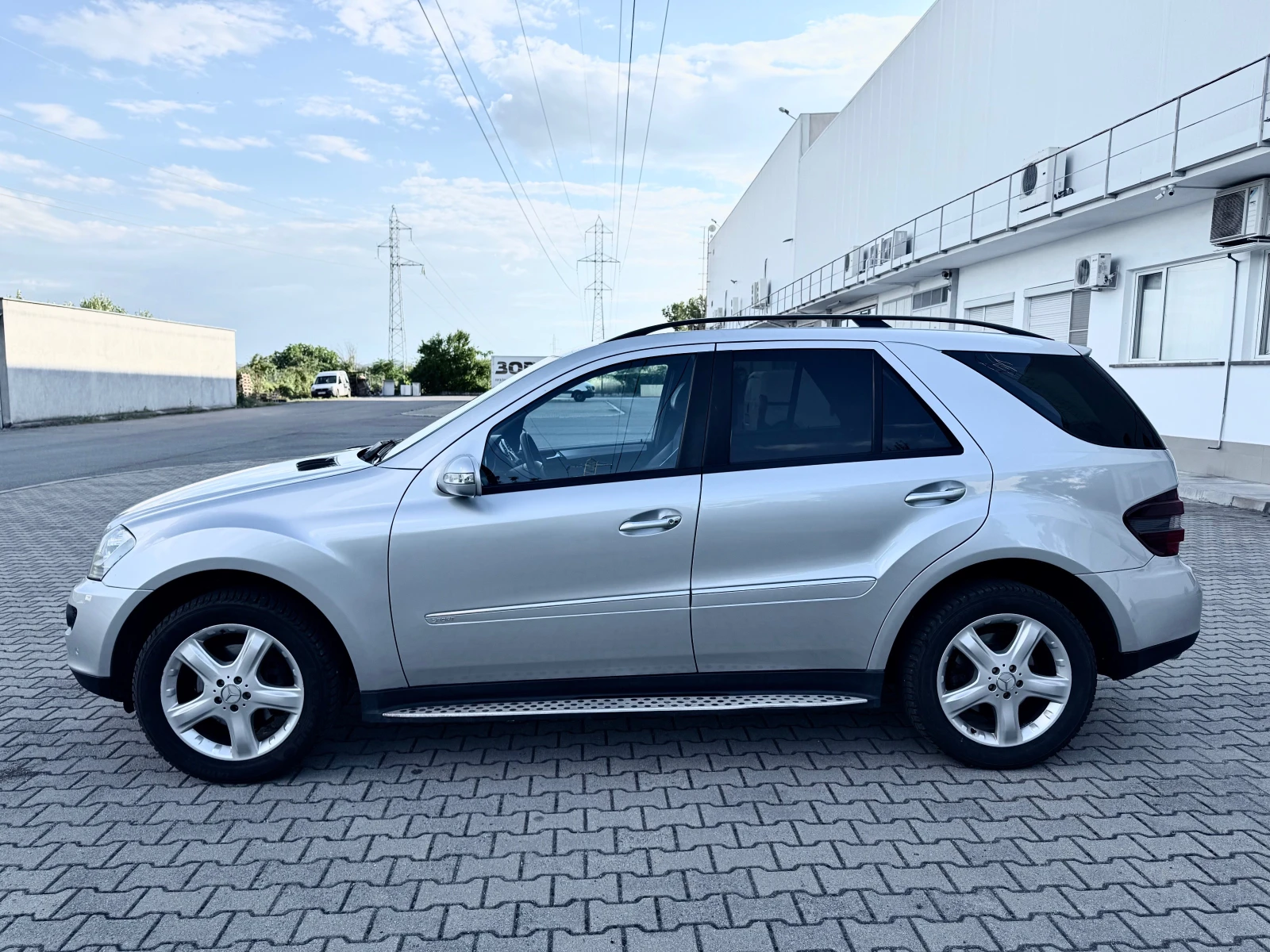 Mercedes-Benz ML 320, снимка 2 - Автомобили и джипове - 54962651