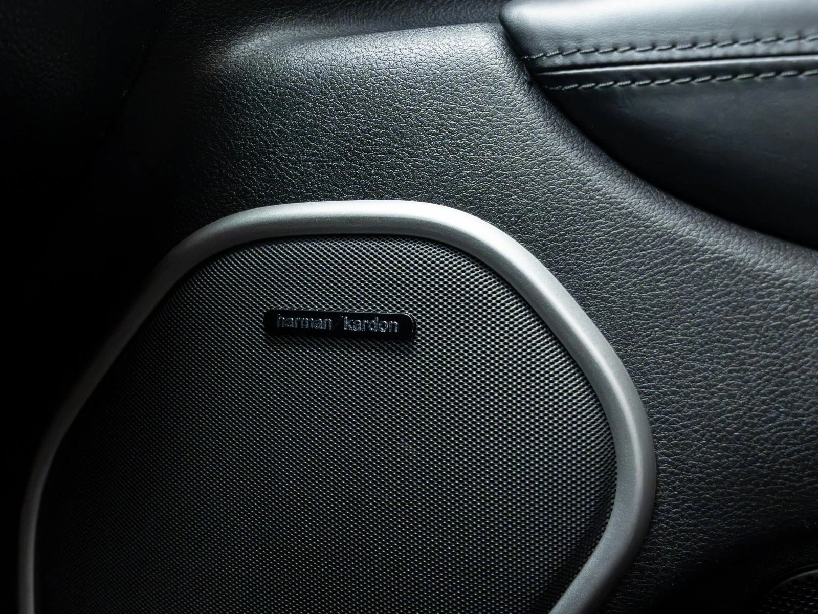 Jeep Grand cherokee SUMMIT* H&K* БРОНИРАН, снимка 12 - Автомобили и джипове - 55402365