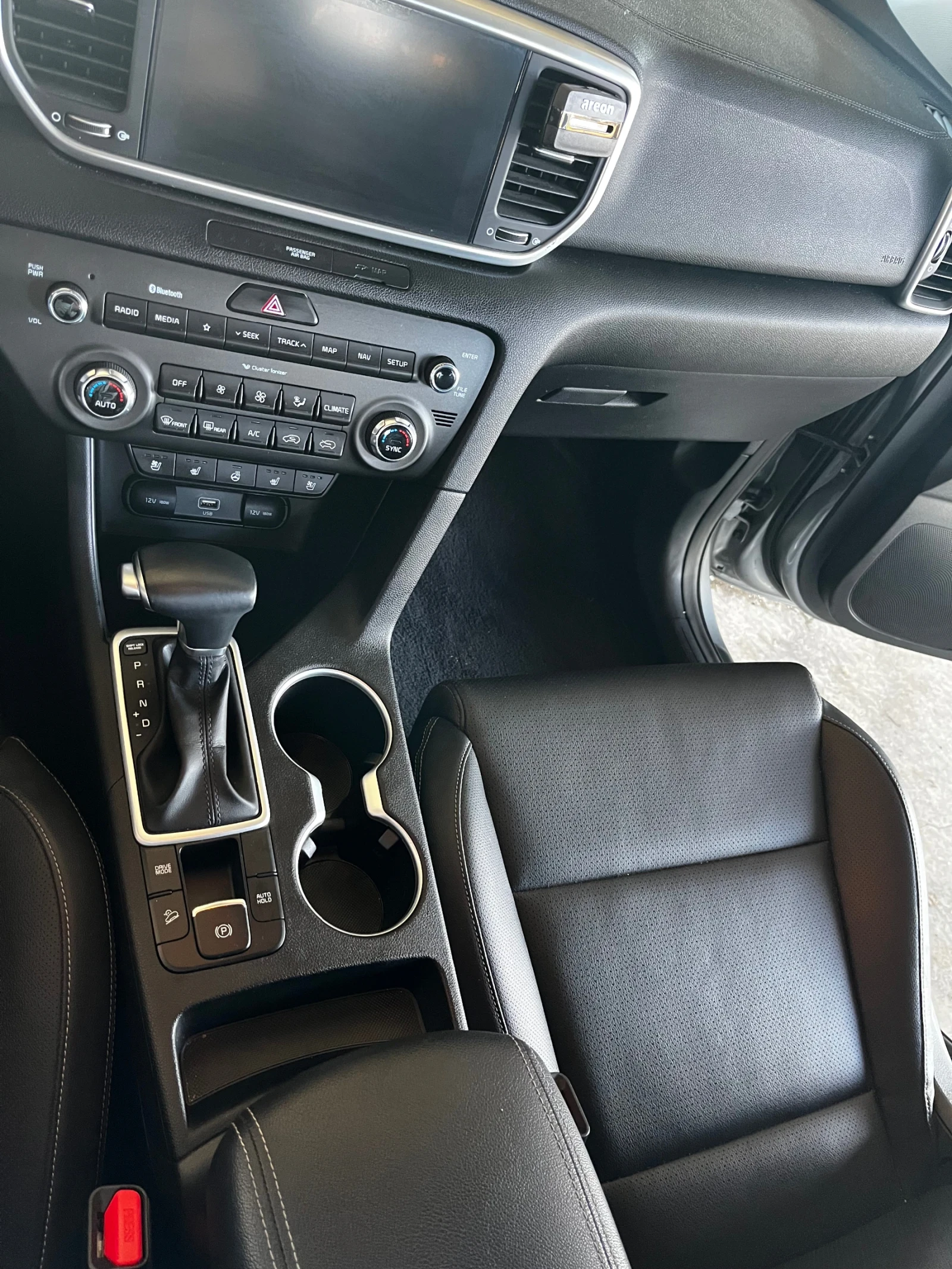 Kia Sportage, снимка 13 - Автомобили и джипове - 56191627