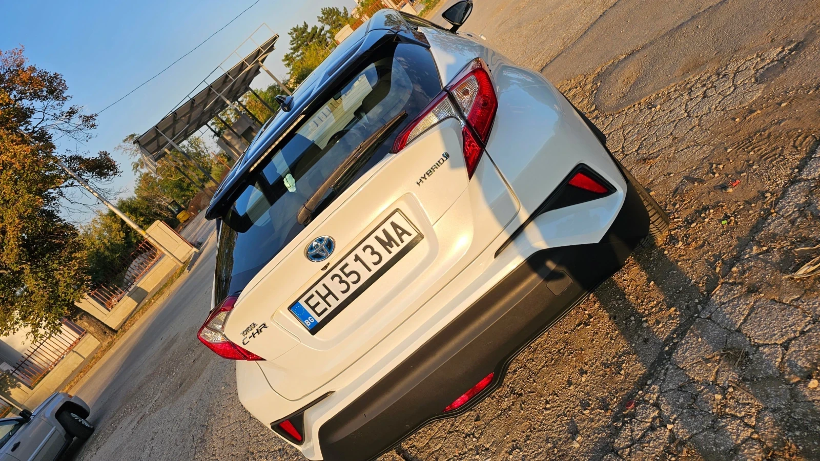 Toyota C-HR, снимка 4 - Автомобили и джипове - 56330221