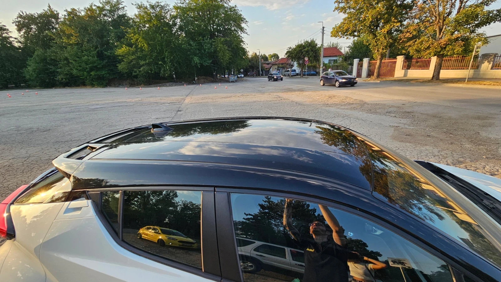 Toyota C-HR, снимка 12 - Автомобили и джипове - 56330221