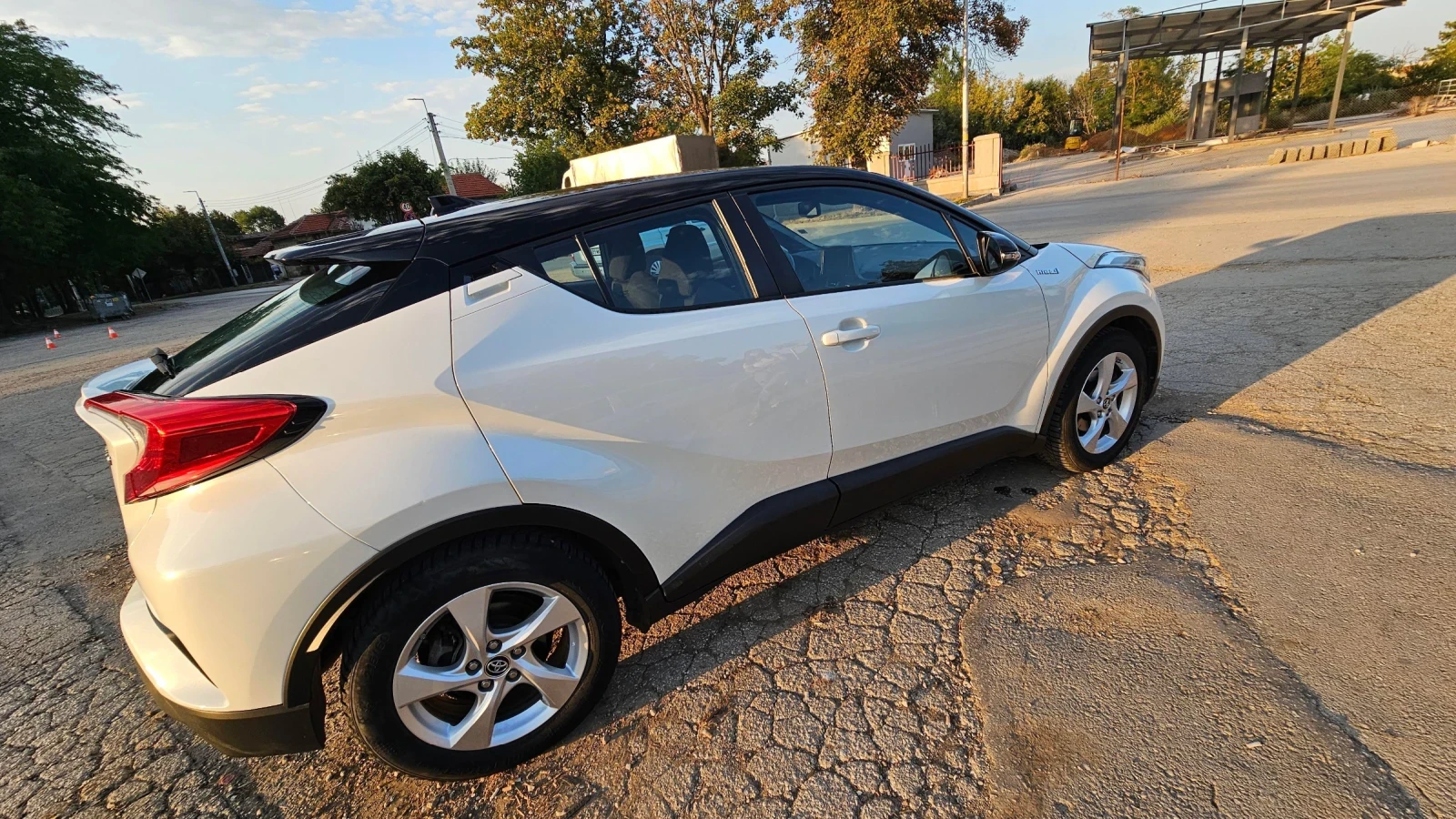 Toyota C-HR, снимка 2 - Автомобили и джипове - 56330221