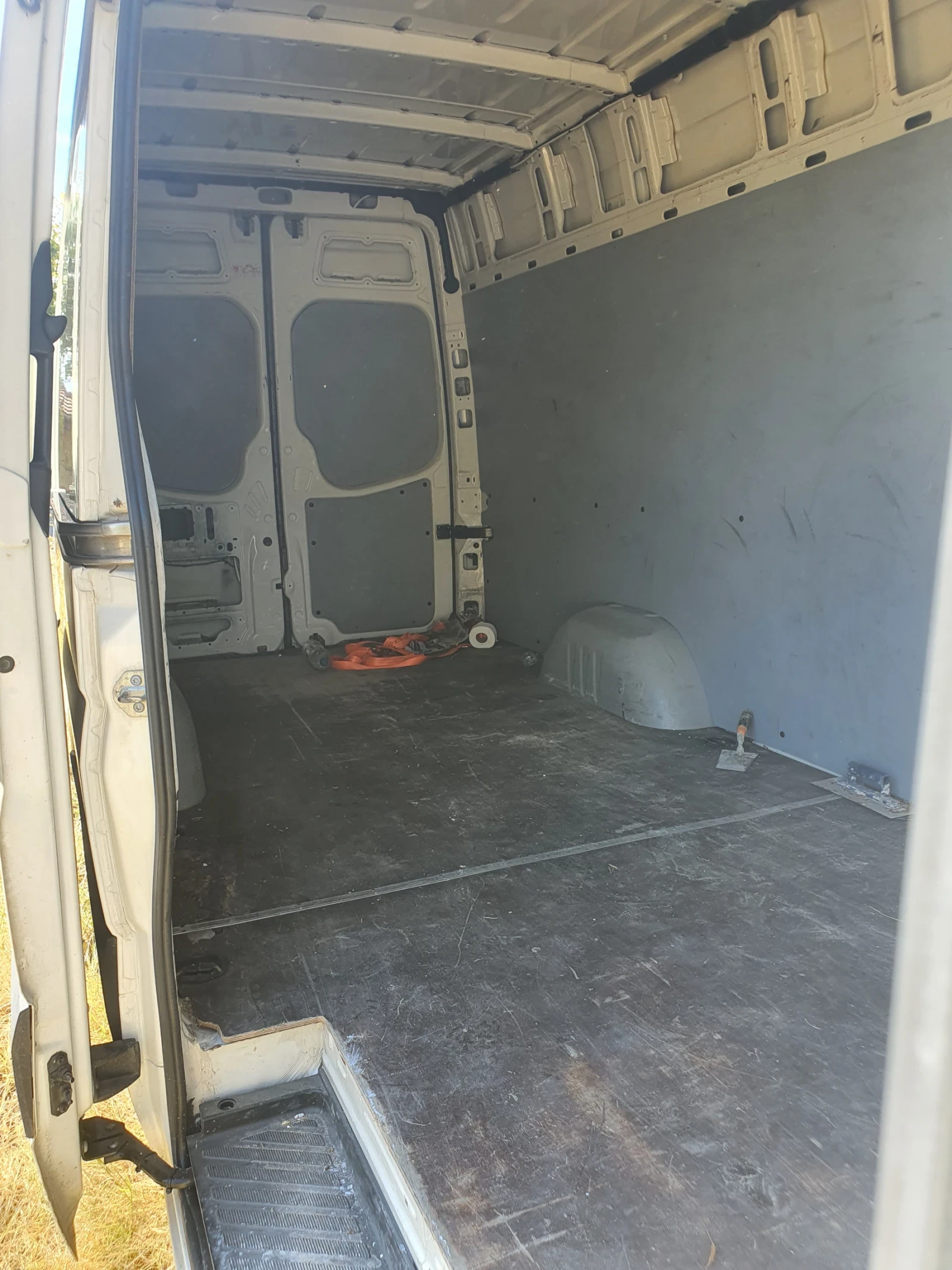 VW Crafter Дълга база , товарен, снимка 7 - Бусове и автобуси - 54444161