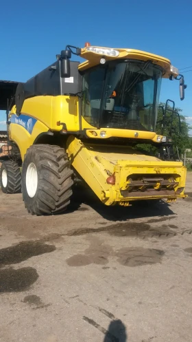 Комбайн New Holland CX8070, снимка 5