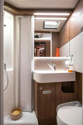 Каравана HYMER / ERIBA TOURING 820, снимка 16