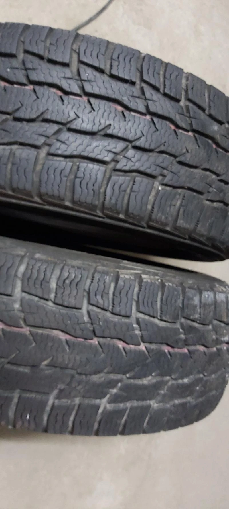 Гуми Зимни 215/70R15, снимка 2 - Гуми и джанти - 29880085