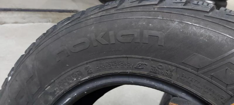 Гуми Зимни 215/70R15, снимка 5 - Гуми и джанти - 29880085