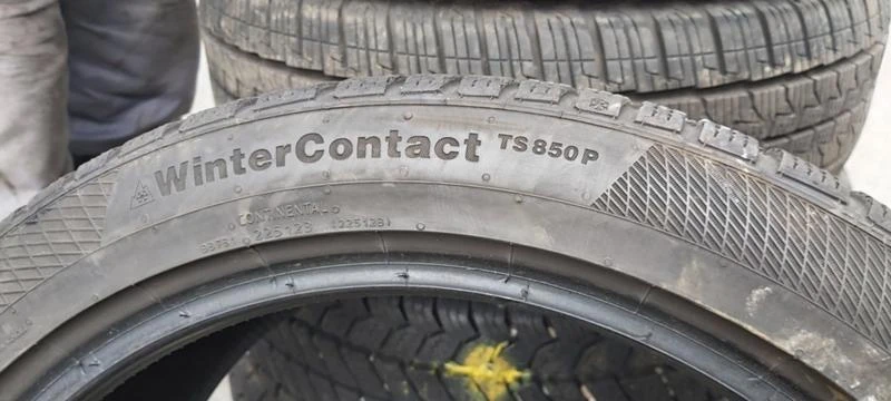 Гуми Зимни 245/40R18, снимка 6 - Гуми и джанти - 32572231