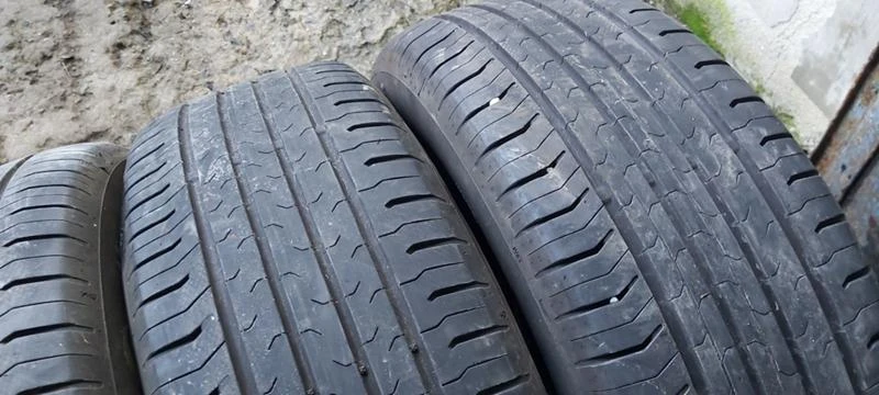 Гуми Летни 215/60R17, снимка 3 - Гуми и джанти - 35134655