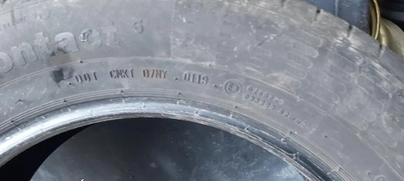 Гуми Летни 215/60R17, снимка 7 - Гуми и джанти - 35134655