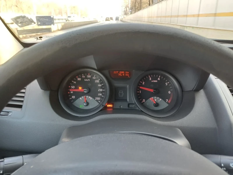 Renault Megane 1.4 1.6V, снимка 7 - Автомобили и джипове - 48936934